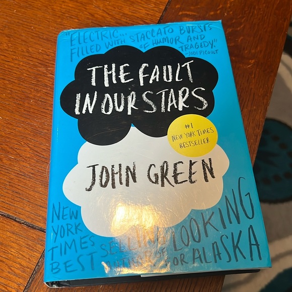 The Fault in our Stars by John Green - Picture 1 of 7